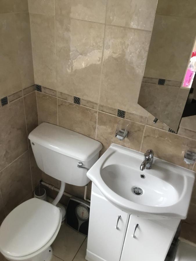 2 Bed Cottage Честер Экстерьер фото