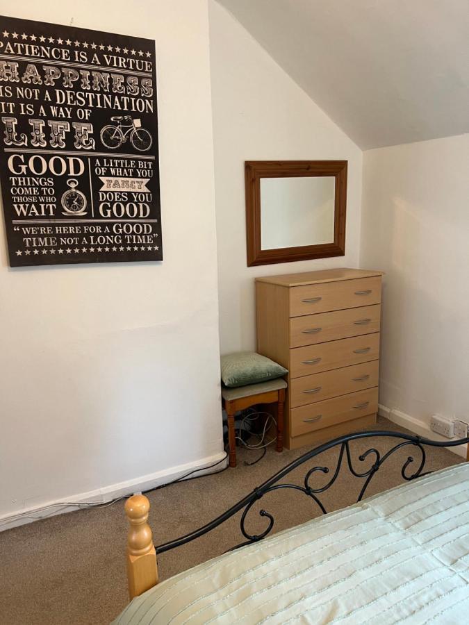 2 Bed Cottage Честер Экстерьер фото