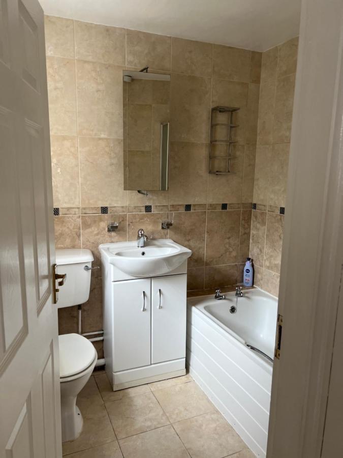 2 Bed Cottage Честер Экстерьер фото
